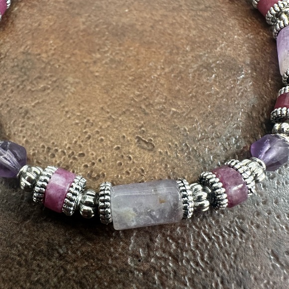 Elegant Purple Amethyst and Silver Beaded Bracelet - Picture 5 of 7